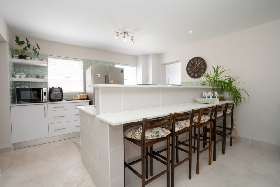3 Bedroom Property for Sale in Bluewater Bay Western Cape